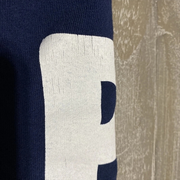 Delta Pro Weight Women’s Graphic T-Shirt Size Medium Pugs Not Drugs Blue Ladies - Picture 8 of 8